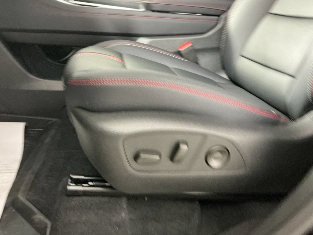 New 2026 Chevrolet Traverse RS w/ LPO, Floor Liner Package AWD/4WD image 6