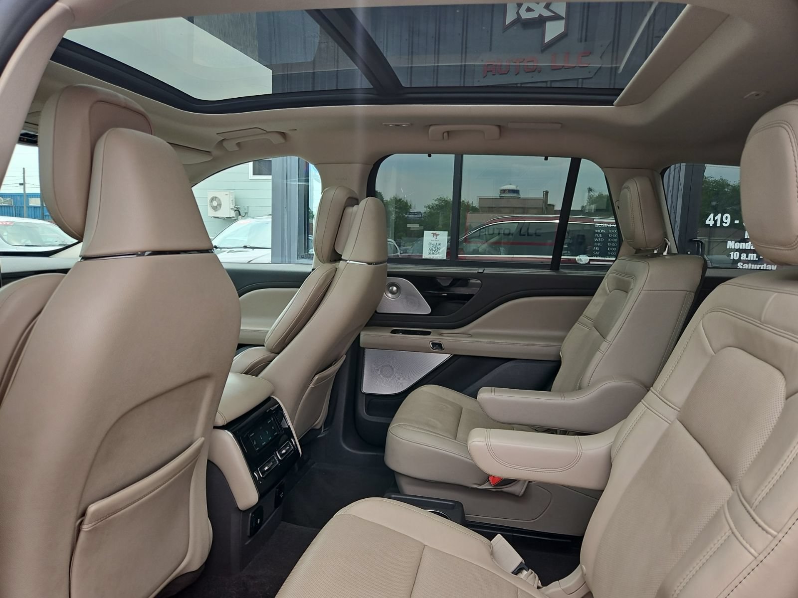 Used 2020 Lincoln Aviator Reserve w/ Equipment Group 201A AWD/4WD image 18