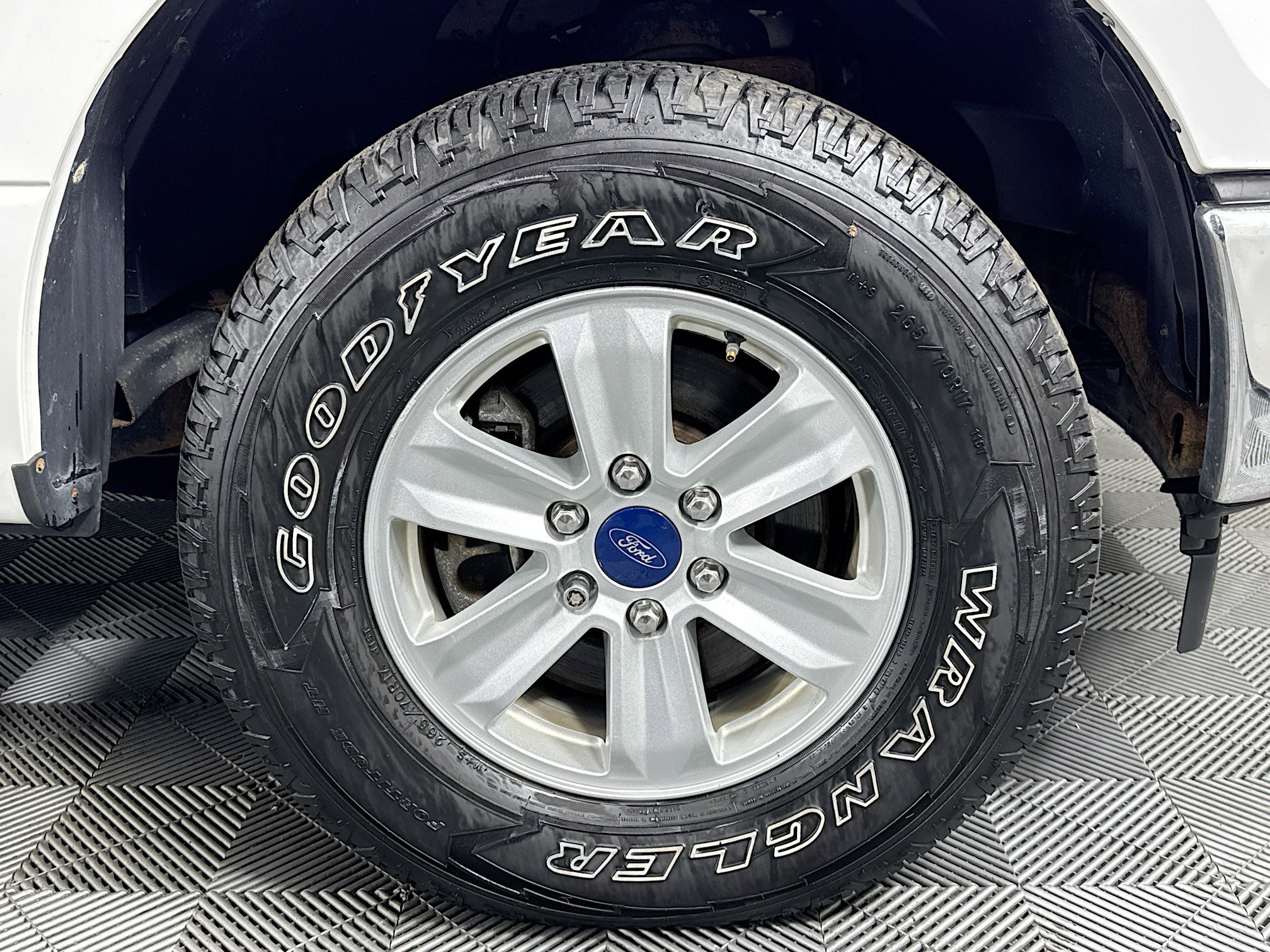 Used 2017 Ford F150 XLT w/ Trailer Tow Package image 29