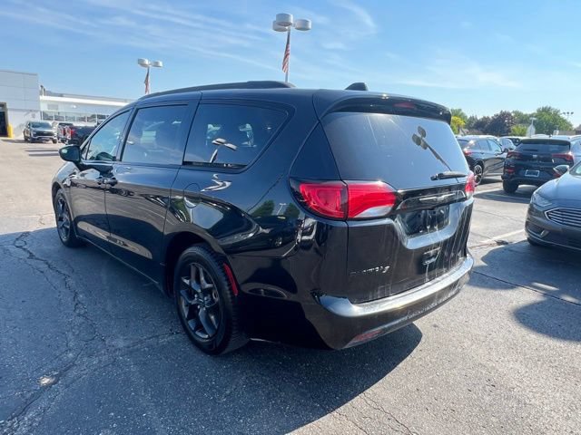 Used 2018 Chrysler Pacifica Touring-L Plus w/ S Appearance Package FWD image 5