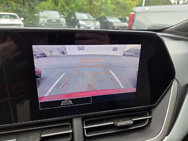 Used 2024 Chevrolet Trax RS FWD image 14