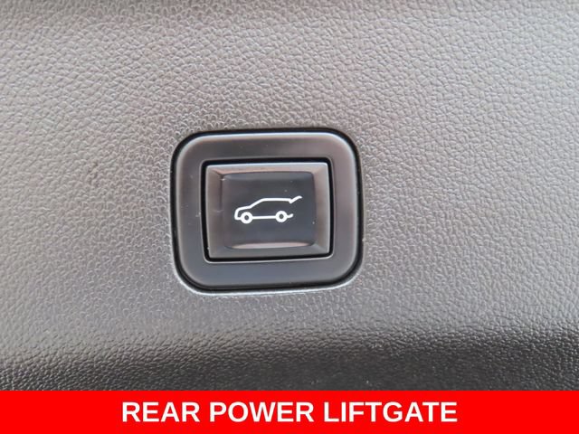Used 2024 Chevrolet Tahoe Z71 w/ Z71 Off-Road Package AWD/4WD image 33