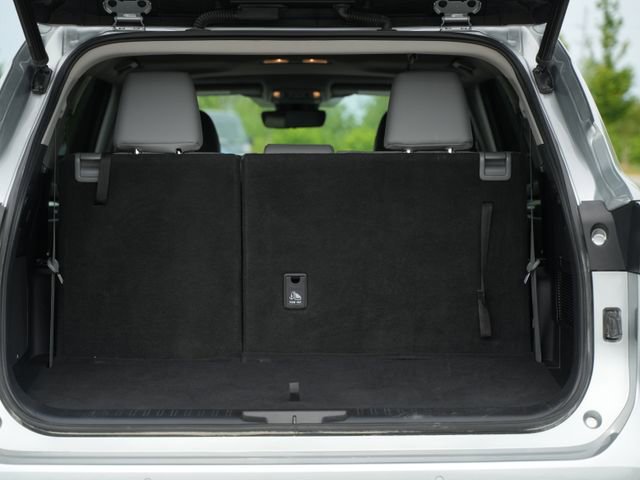 Used 2020 Toyota Highlander Limited FWD image 19
