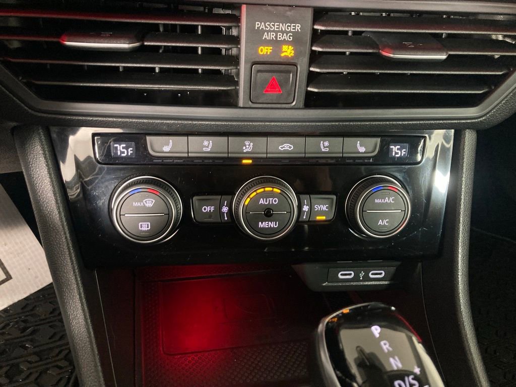 Used 2024 Volkswagen Jetta SEL image 8