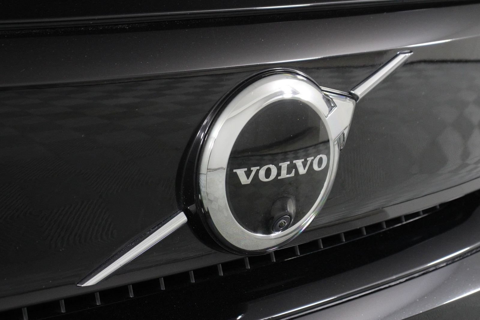 Certified 2023 Volvo C40 P8 Recharge Ultimate w/ Protection Package Premier AWD/4WD image 25