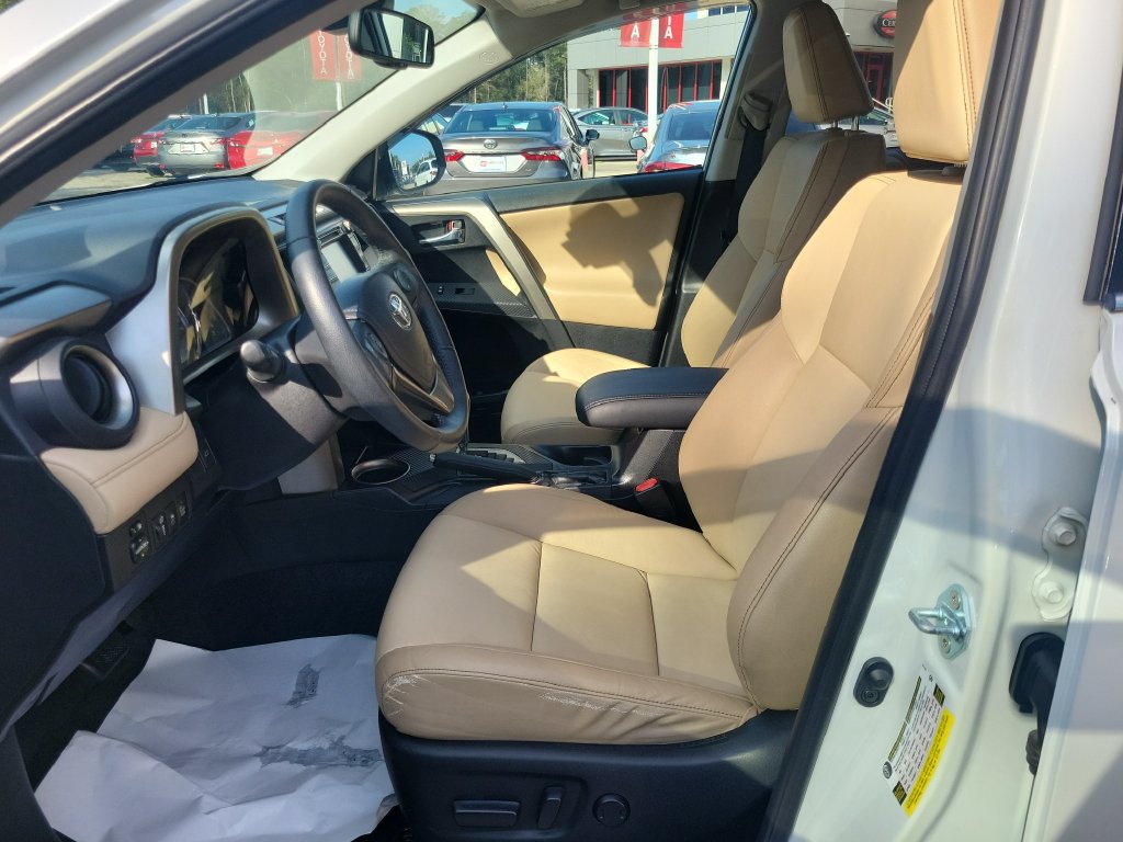 Used 2015 Toyota RAV4 Limited w/ Technology Package FWD image 16