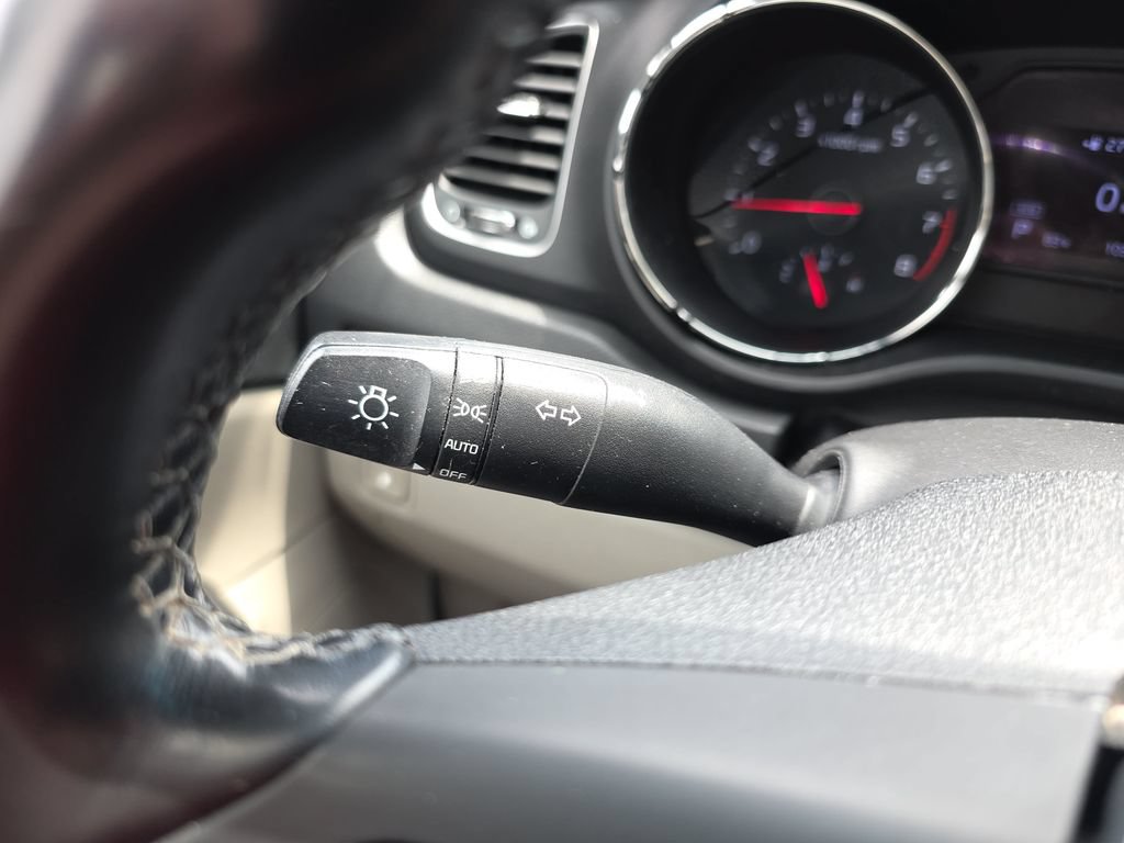 Used 2020 Kia Sedona EX FWD image 32