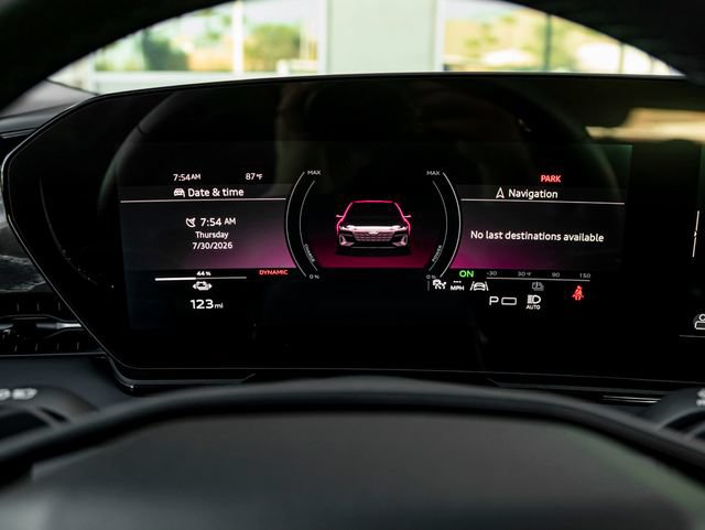Used 2025 Audi A6 e-tron Premium Plus w/ Premium Plus RWD image 18