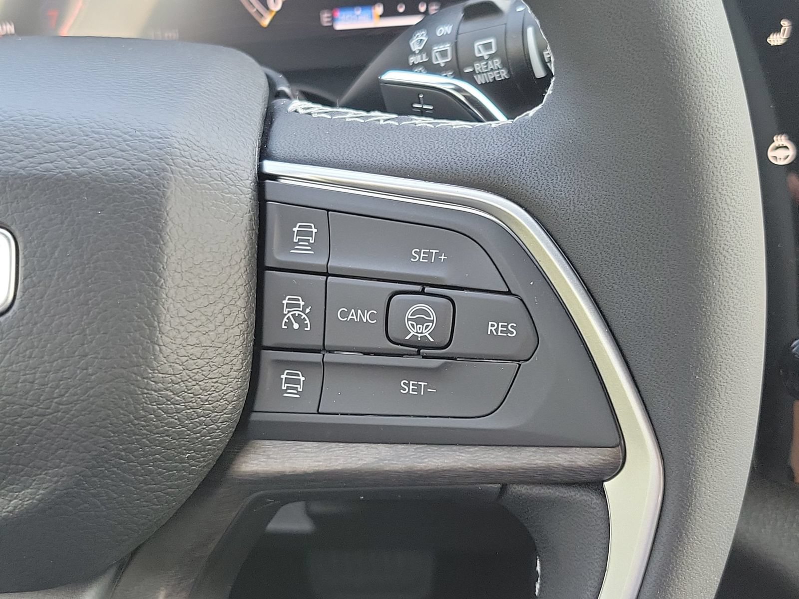 New 2027 Jeep Grand Cherokee Limited RWD image 15
