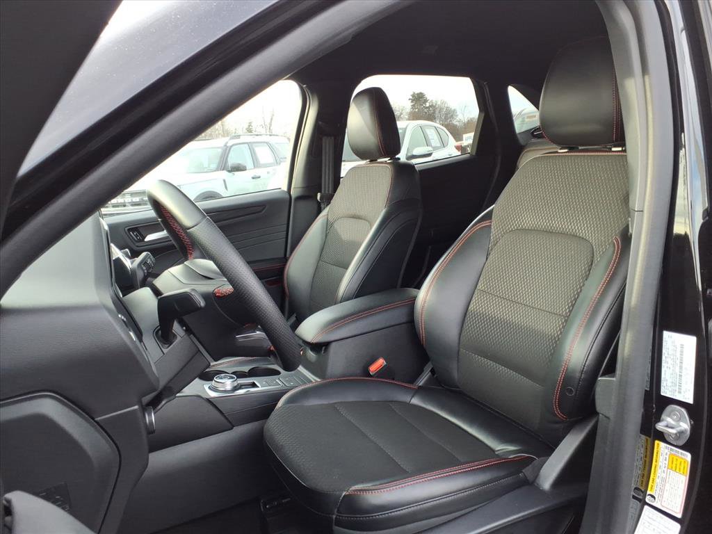 Certified 2025 Ford Escape ST-Line image 4