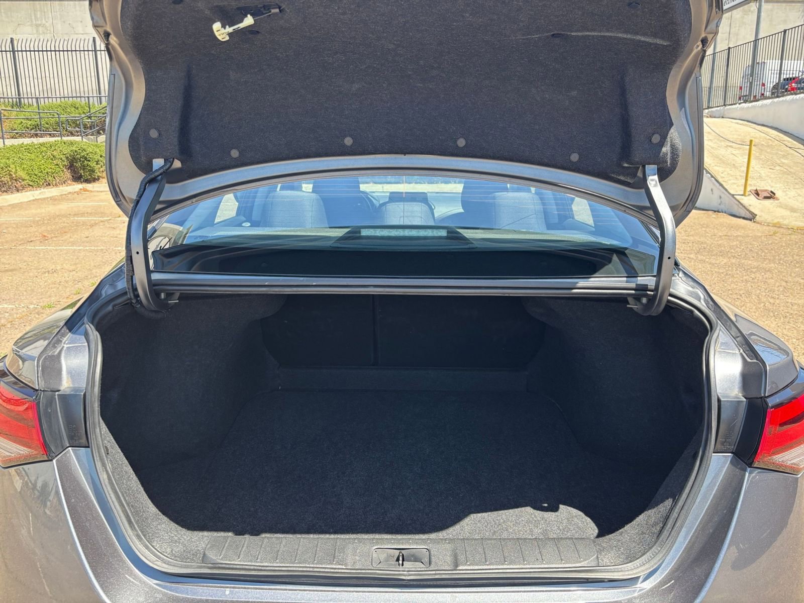 Used 2025 Nissan Sentra SV FWD image 29