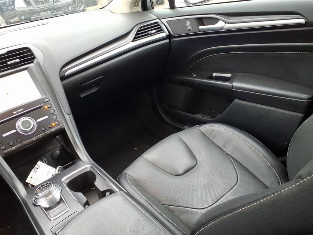 Used 2020 Ford Fusion Energi Titanium image 19