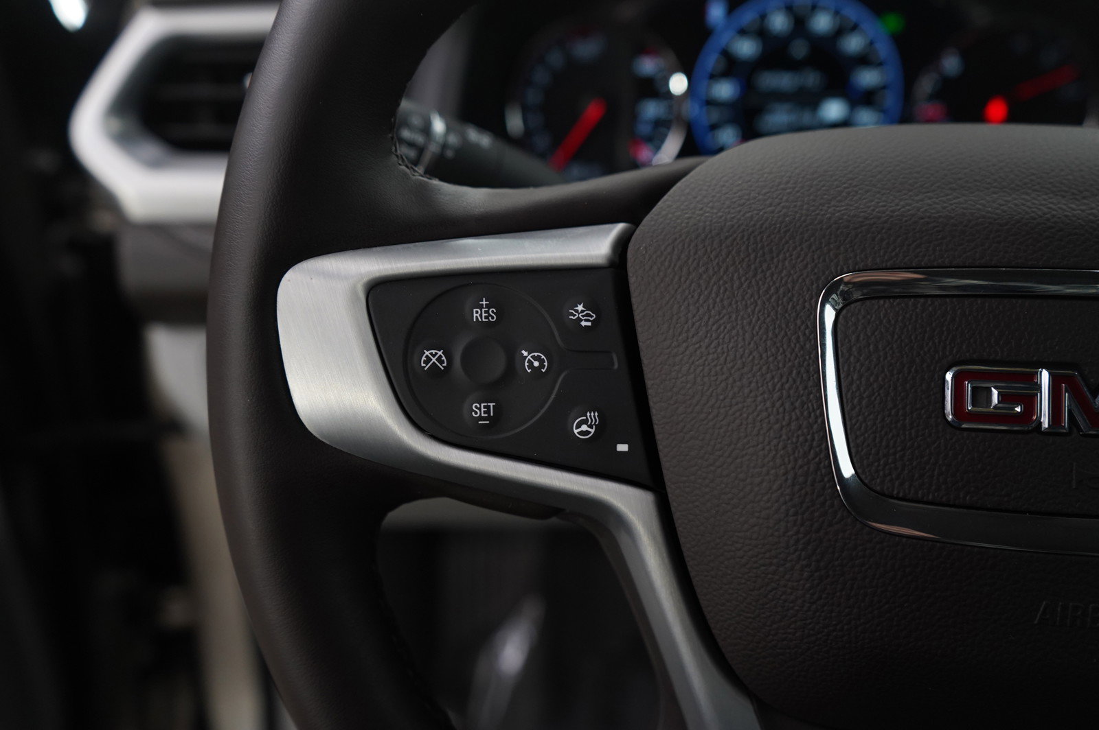 Used 2023 GMC Acadia SLT w/ Technology Package image 17