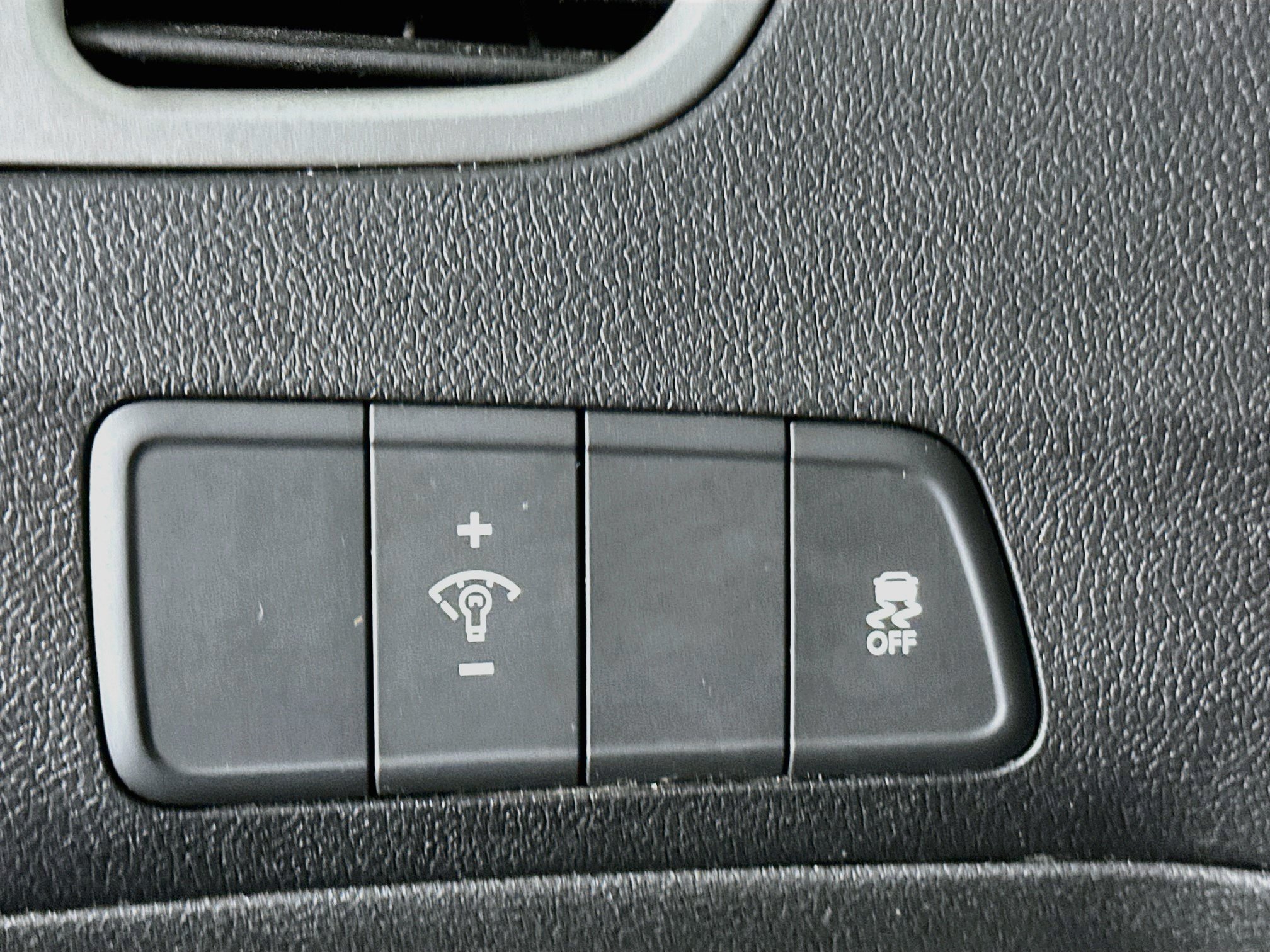 Used 2013 Hyundai Elantra FWD image 16