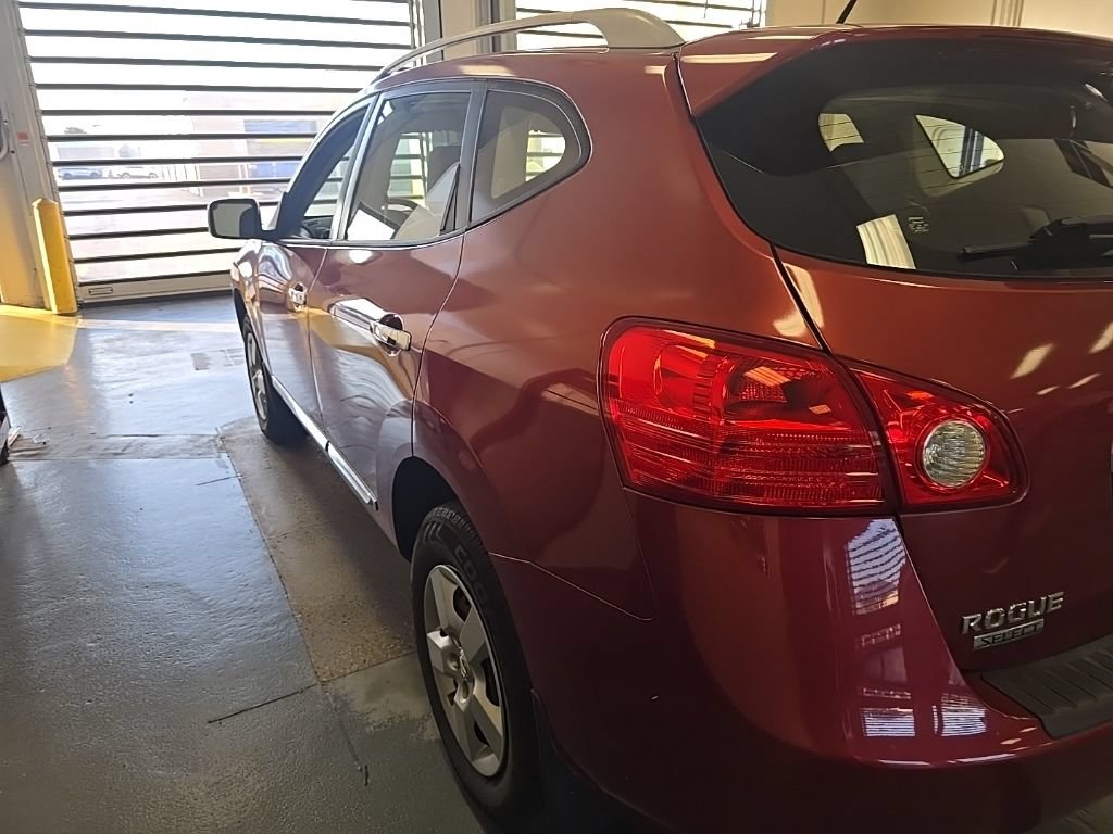 Used 2014 Nissan Rogue S w/ Convenience Package AWD/4WD image 5