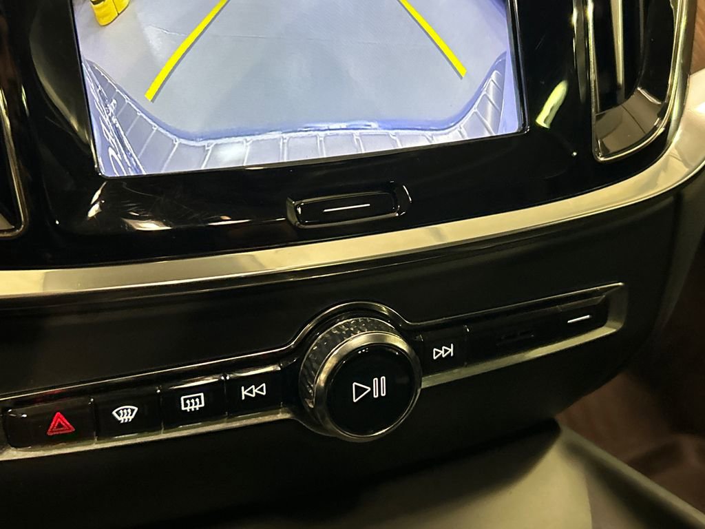 Certified 2024 Volvo V60 B5 Cross Country Plus w/ Protection Package Premier image 17