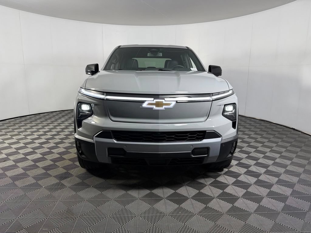Used 2025 Chevrolet Silverado EV LT w/ LPO, Dark Package Plus AWD/4WD image 3