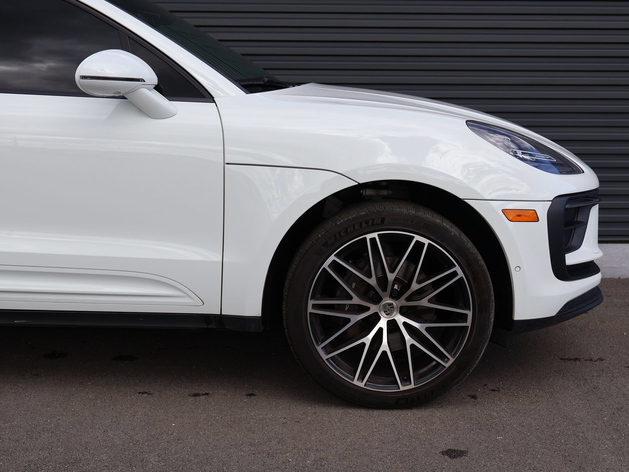 Used 2023 Porsche Macan AWD/4WD image 11