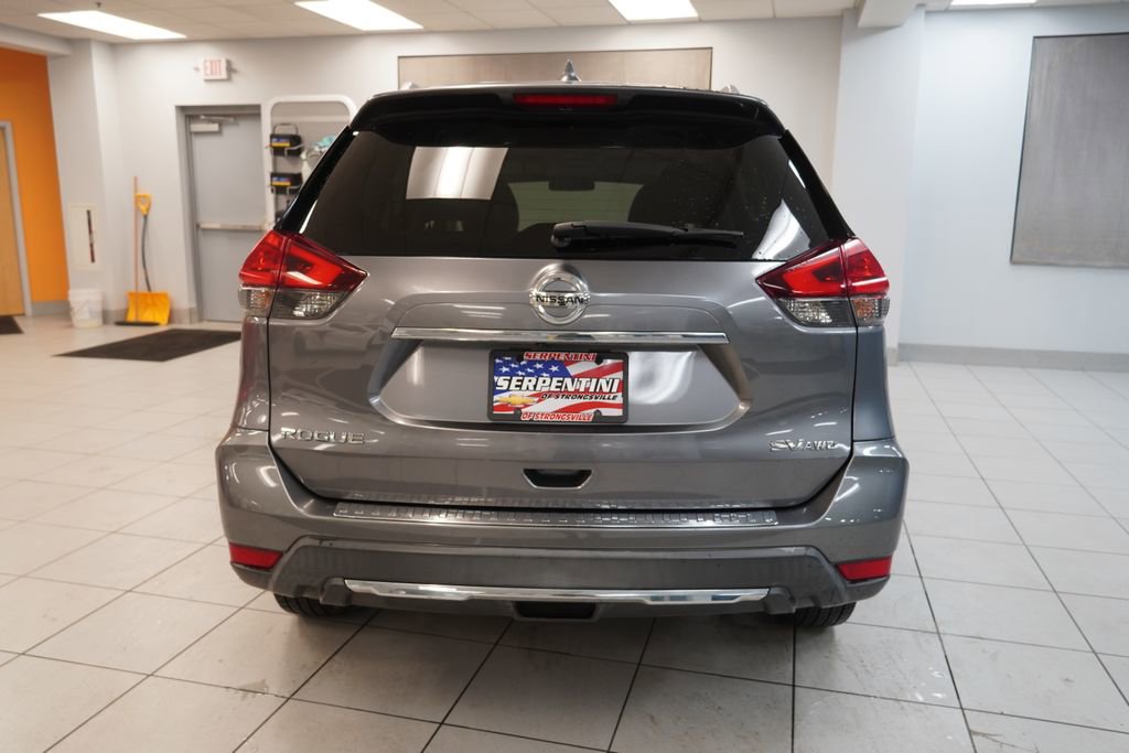 Used 2017 Nissan Rogue SV w/ SV Premium Package AWD/4WD image 8