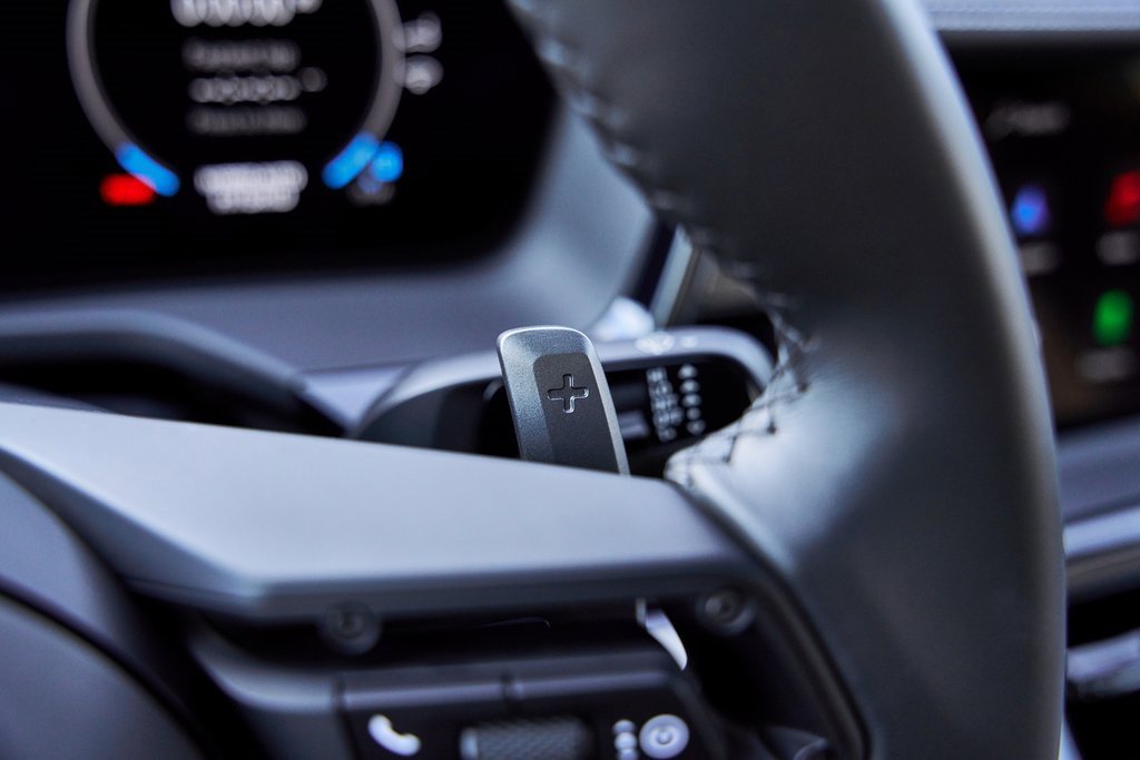 Used 2025 Porsche Panamera 4 w/ Premium Package image 66