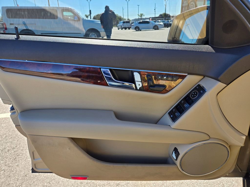Used 2011 Mercedes-Benz C 300 Sedan image 21