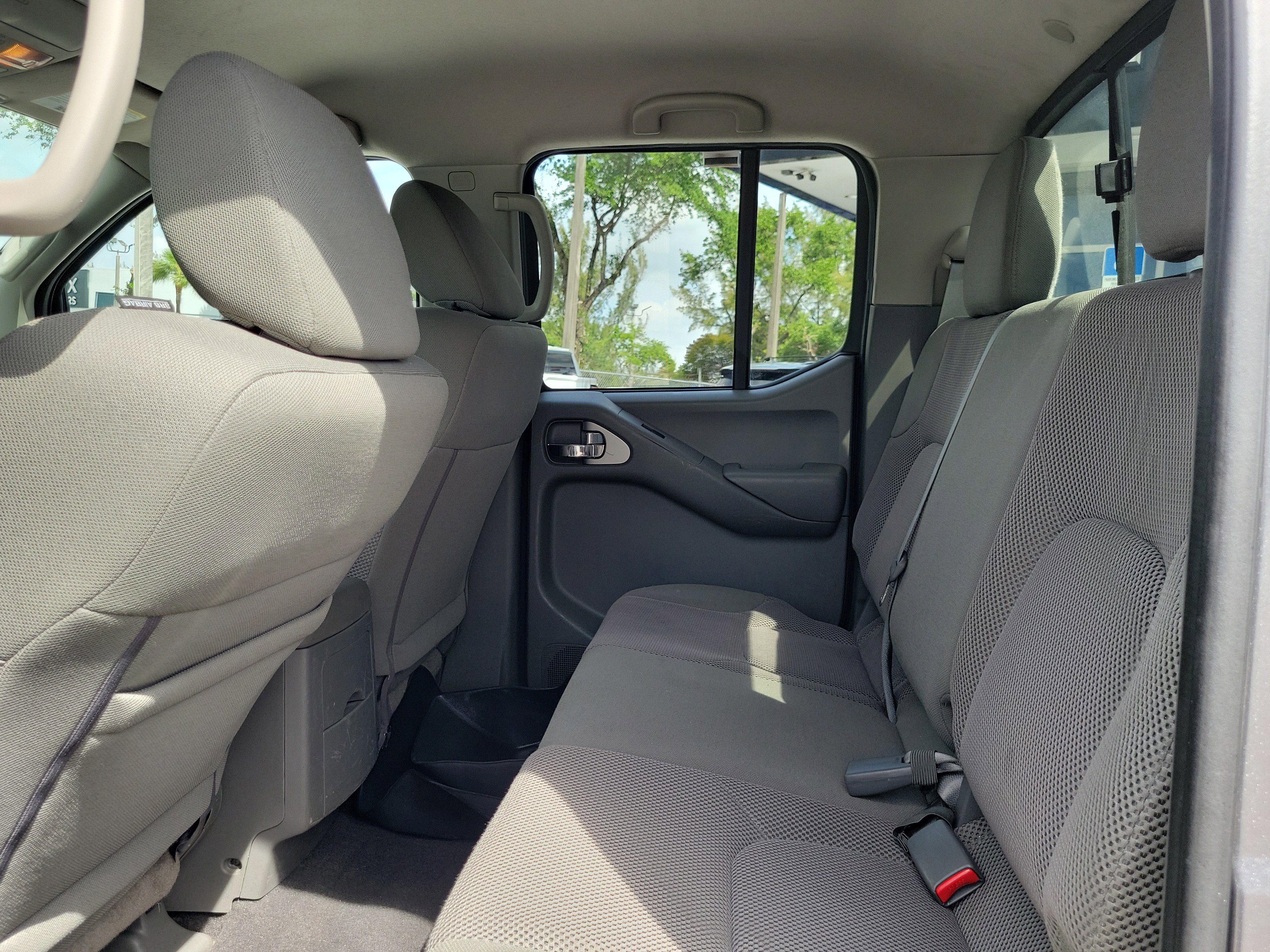 Used 2020 Nissan Frontier SV w/ Midnight Edition Floor Mats RWD image 12