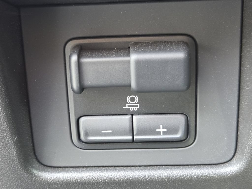 Used 2023 Chevrolet Colorado LT w/ LT Convenience Package II AWD/4WD image 10