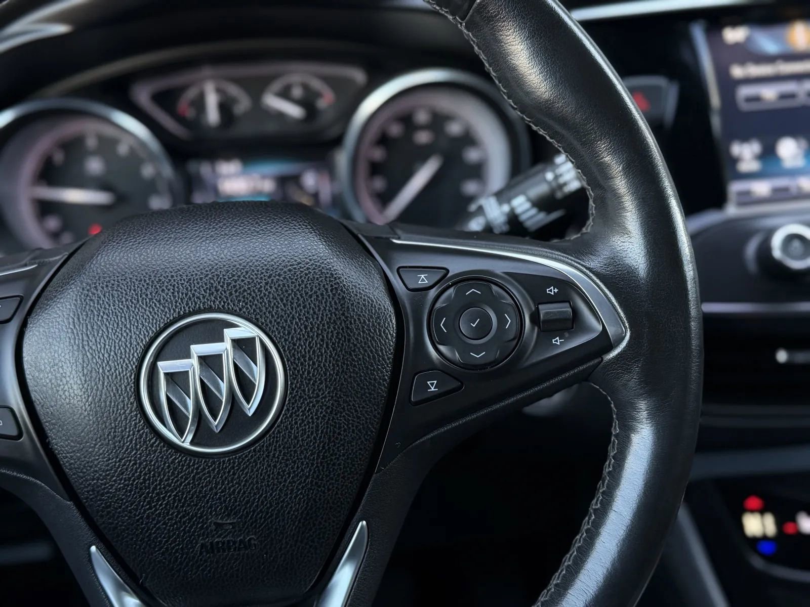 Used 2020 Buick Envision Essence w/ LPO, Active Package image 23