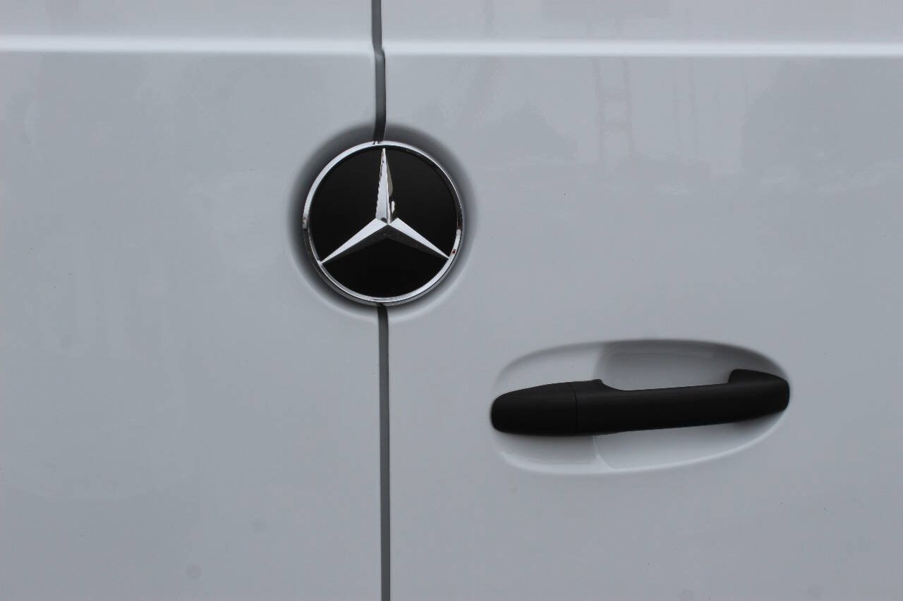 Used 2025 Mercedes-Benz Sprinter 2500 image 17