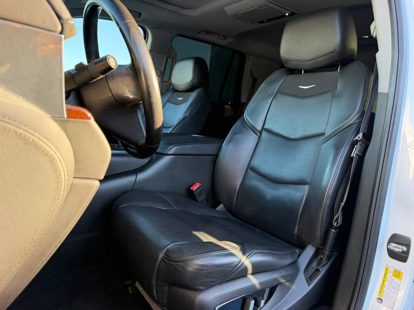 Used 2016 Cadillac Escalade Premium RWD image 11