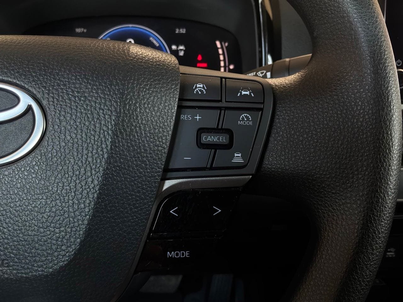 Used 2026 Toyota Camry LE FWD image 35