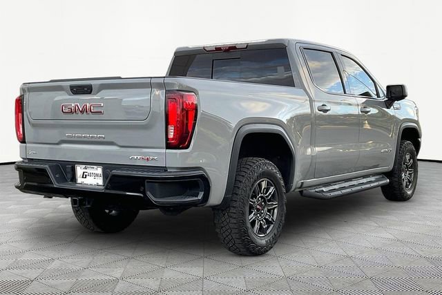 Used 2023 Chevrolet Suburban Premier image 5