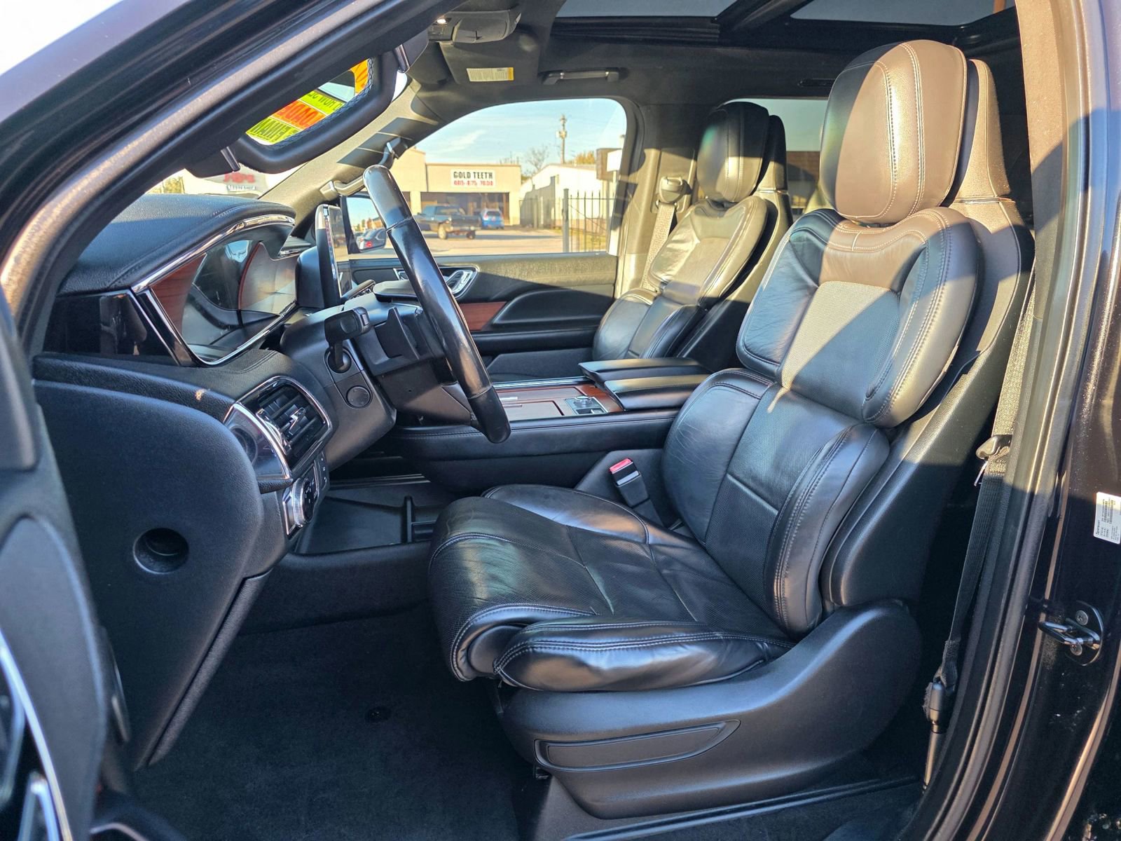 Used 2020 Lincoln Navigator L Reserve image 11