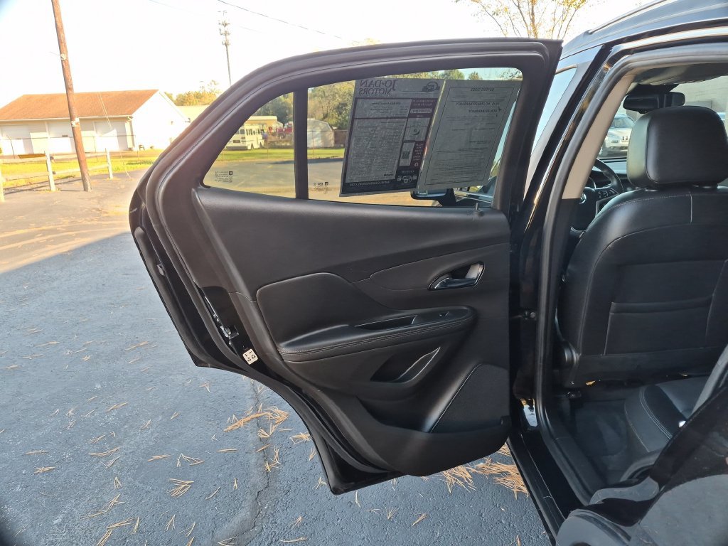 Used 2018 Buick Encore Essence AWD/4WD image 30