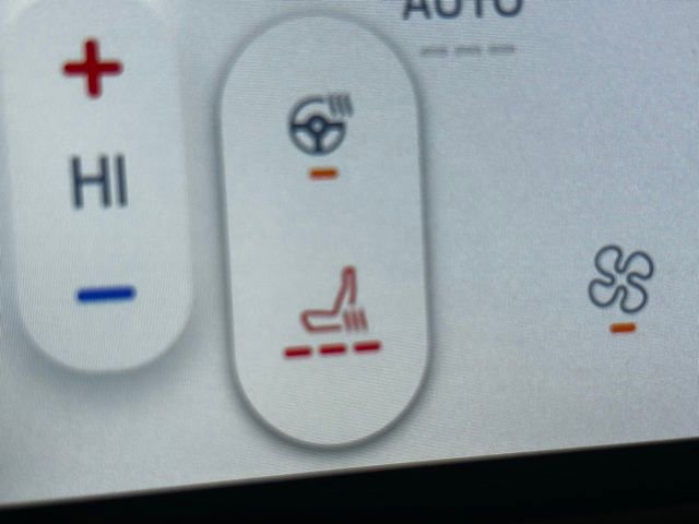 Used 2021 Ford Edge Titanium w/ Cargo Accessory Package image 6