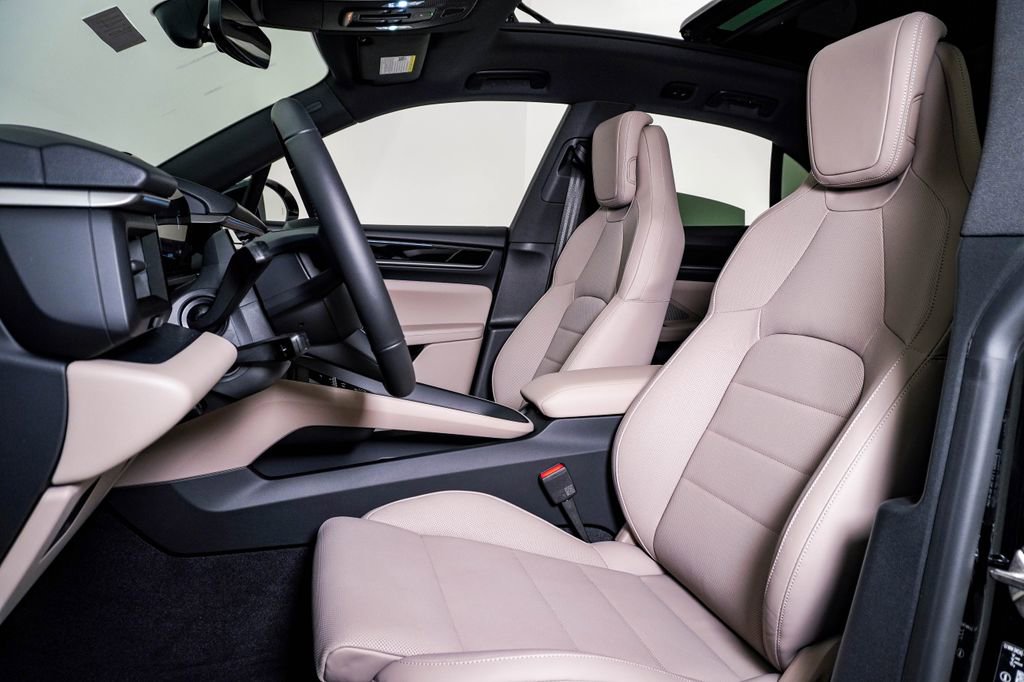 New 2026 Porsche Macan 4 Electric AWD/4WD image 5