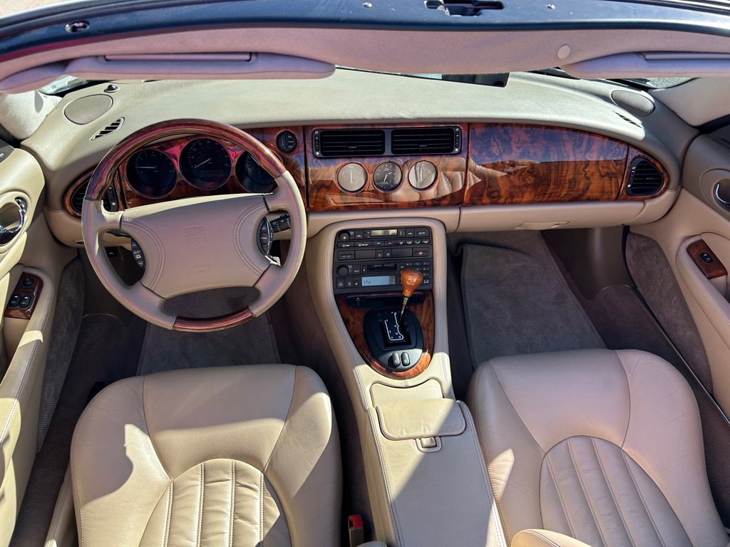 Used 1998 Jaguar XK8 Convertible image 27