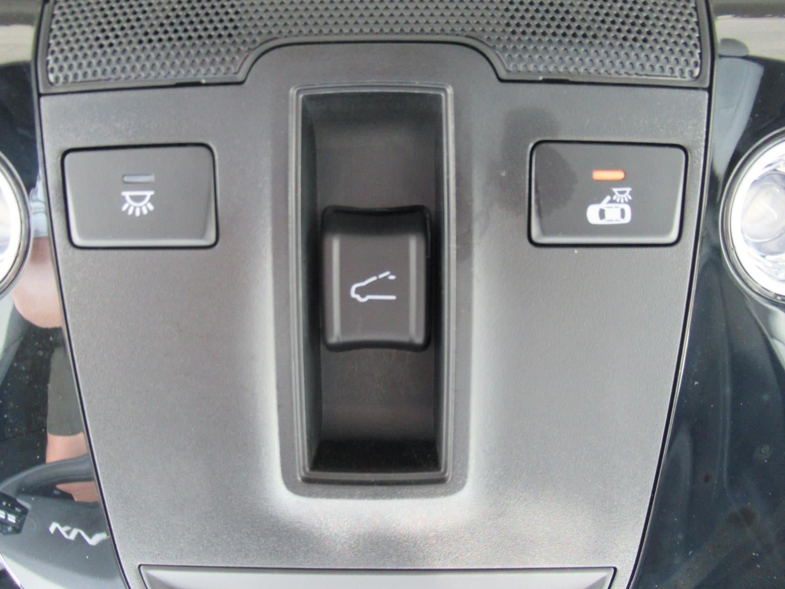 Used 2025 Kia Niro EX Touring FWD image 33