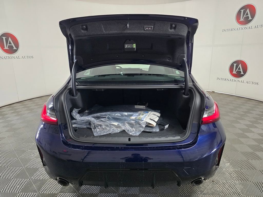 New 2026 BMW 330i xDrive Sedan w/ M Sport Package AWD/4WD image 9