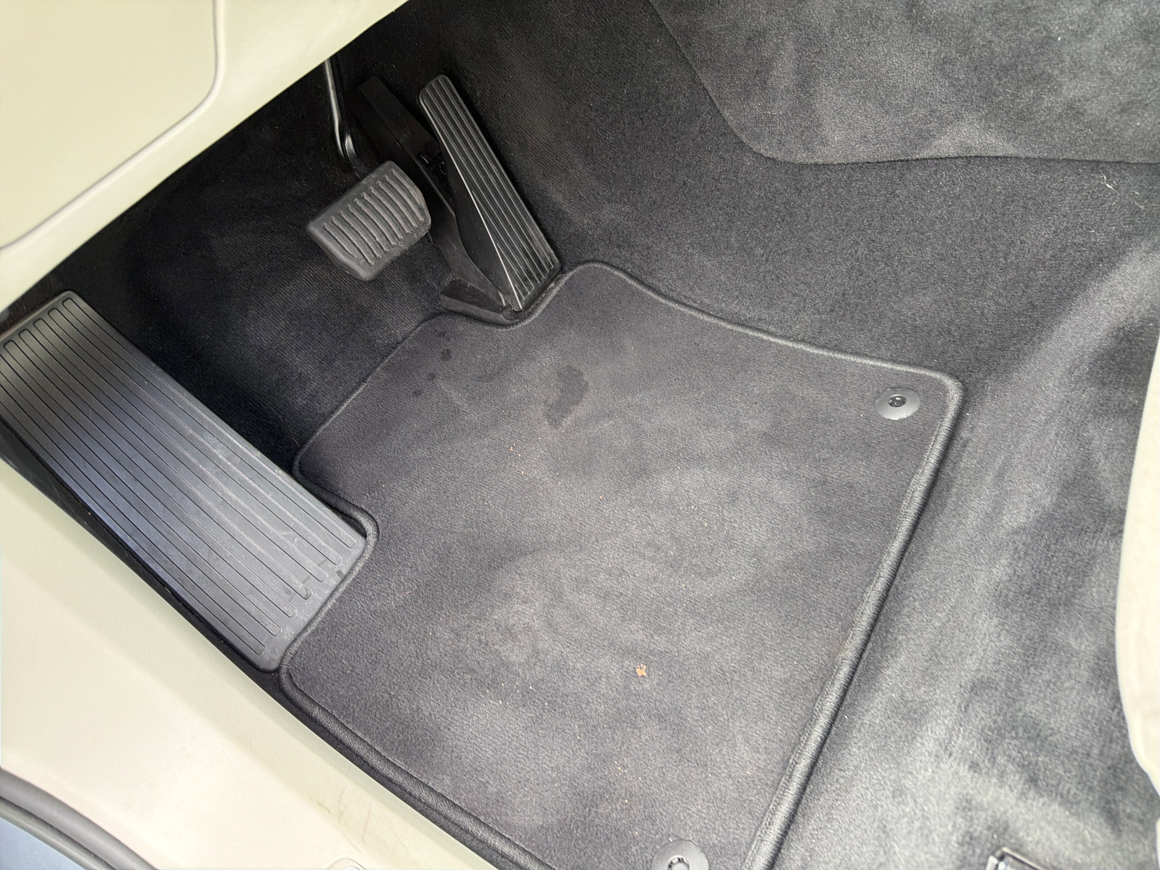 Certified 2023 Volvo XC90 B6 Core image 52