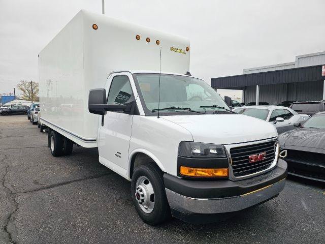 Used 2022 GMC Savana 4500 w/ Power Convenience Package RWD image 4