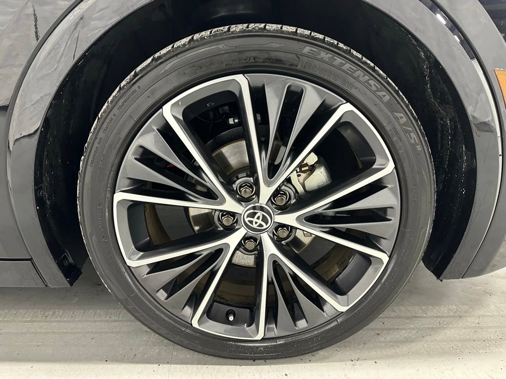 Used 2025 Toyota Prius XLE image 64