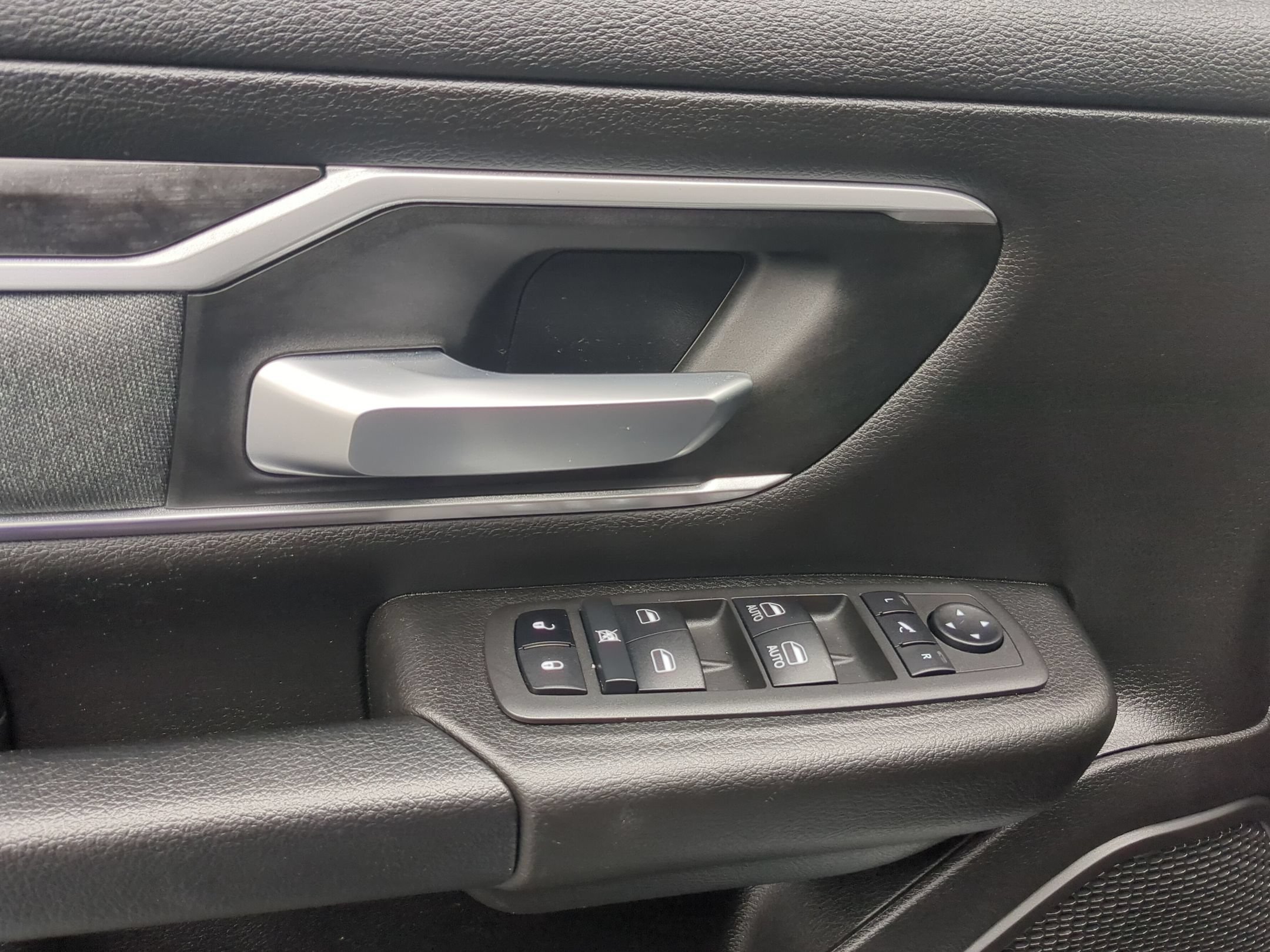 Used 2022 RAM 1500 Big Horn AWD/4WD image 12