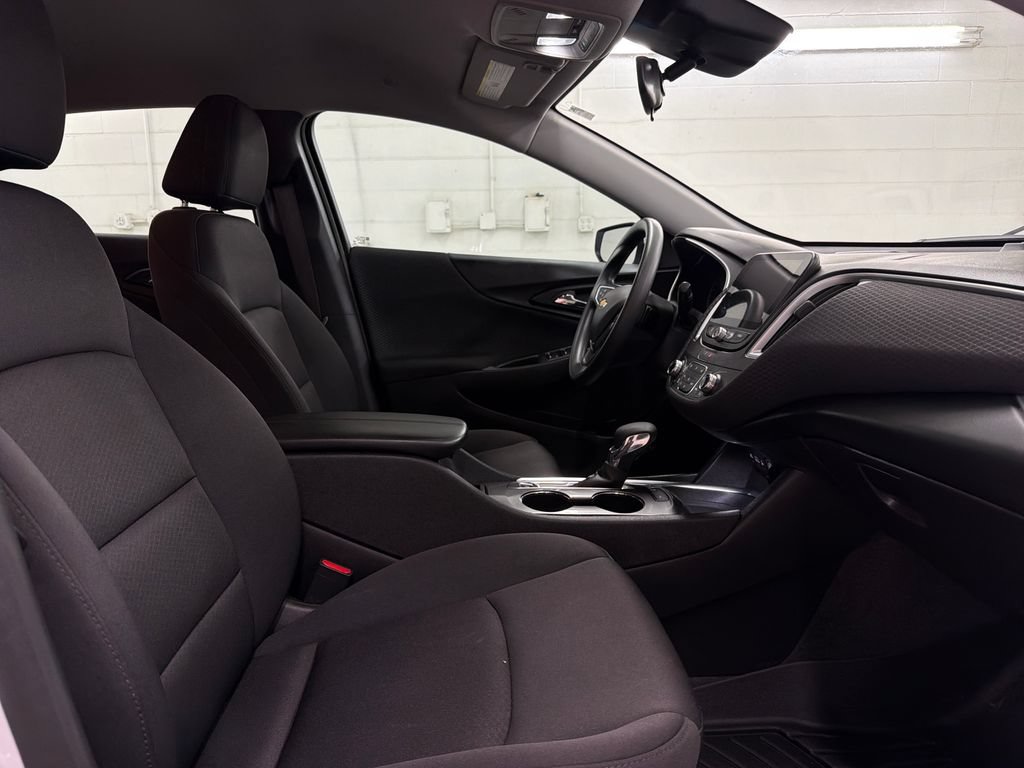 Used 2024 Chevrolet Malibu LT FWD image 28