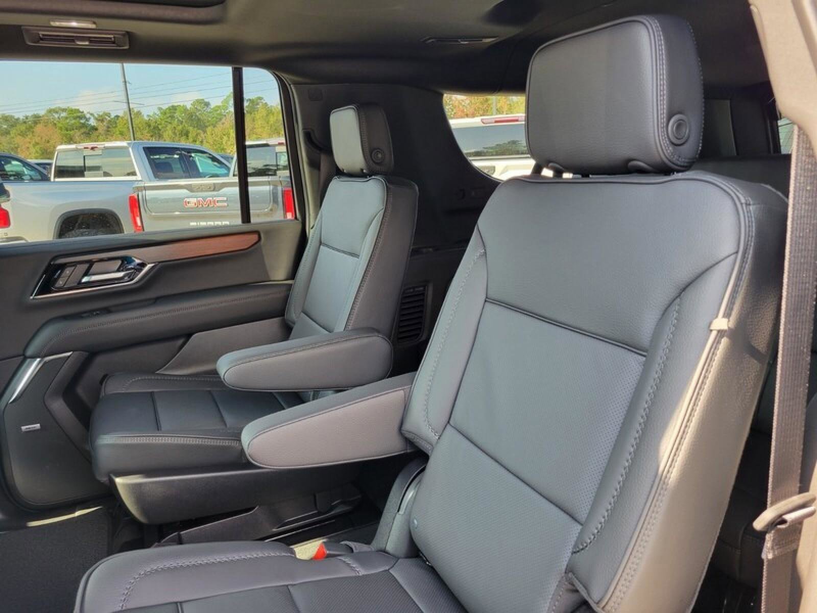 New 2026 GMC Yukon XL Denali image 28