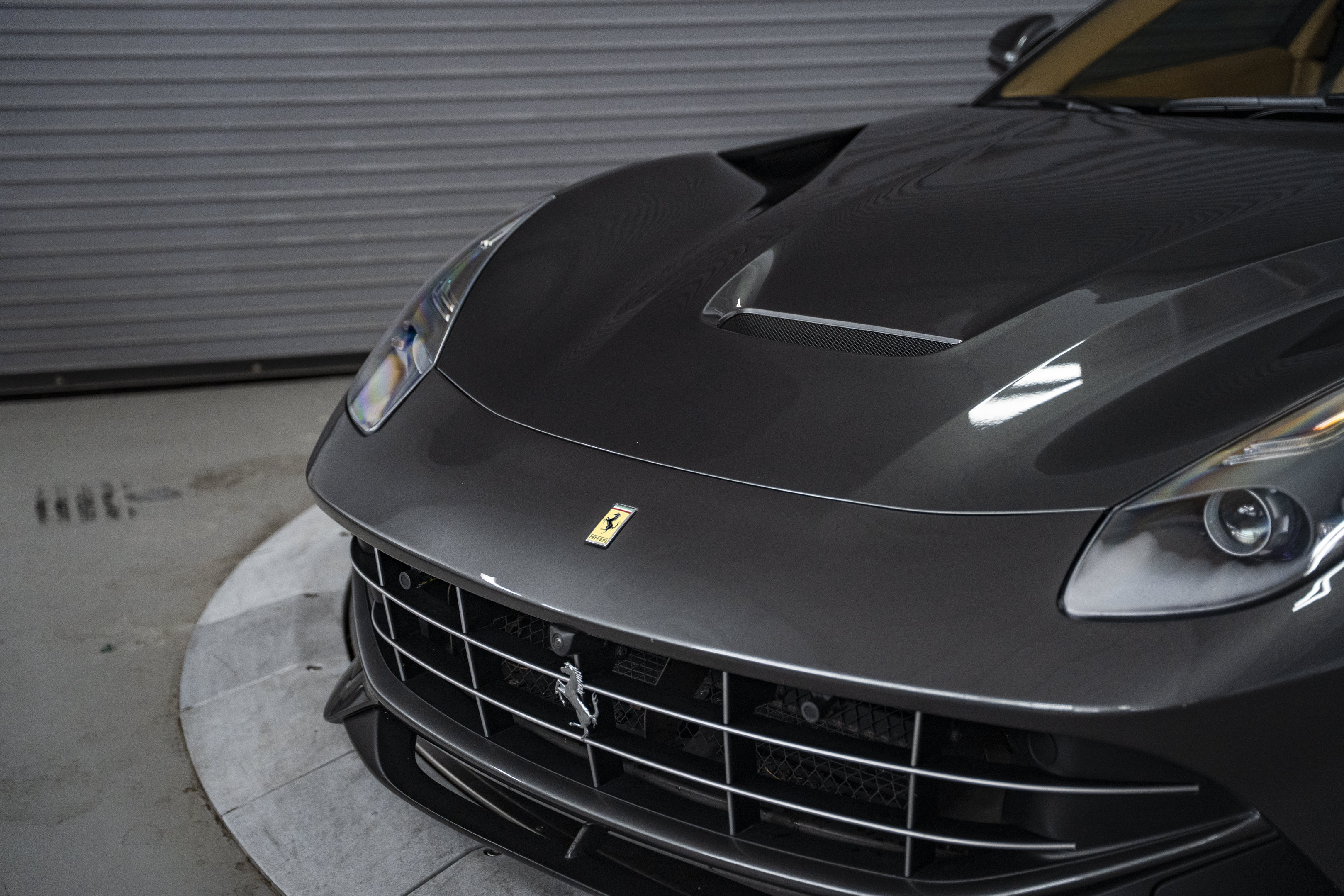 Used 2014 Ferrari F12 Berlinetta RWD image 10