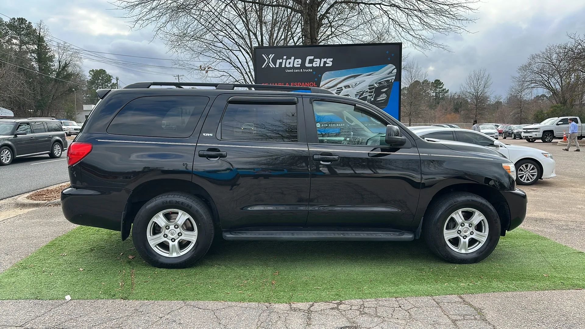 Used 2014 Toyota Sequoia SR5 AWD/4WD image 9