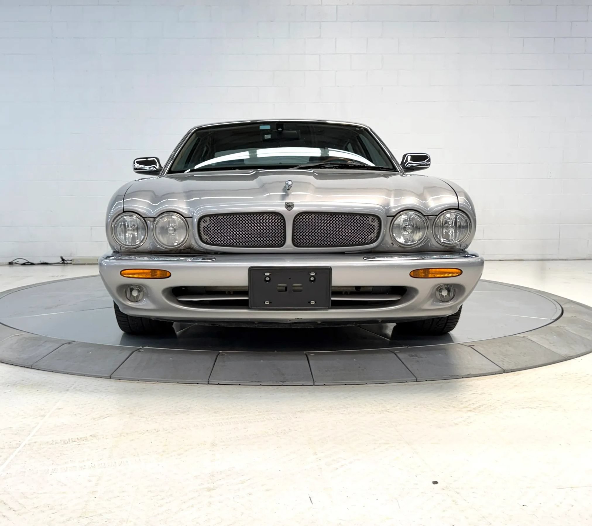 Used 2000 Jaguar XJ8 RWD image 7