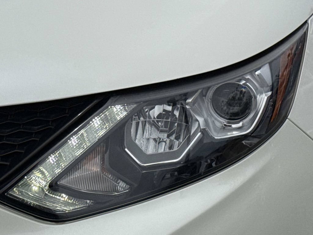 Certified 2019 Nissan Rogue Sport SL w/ Premium Package FWD image 10