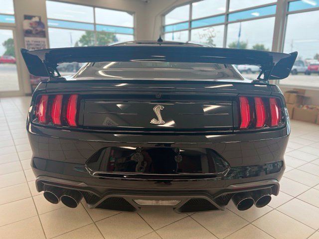 Used 2021 Ford Mustang Shelby GT500 w/ Carbon Fibre Track Pack RWD image 6